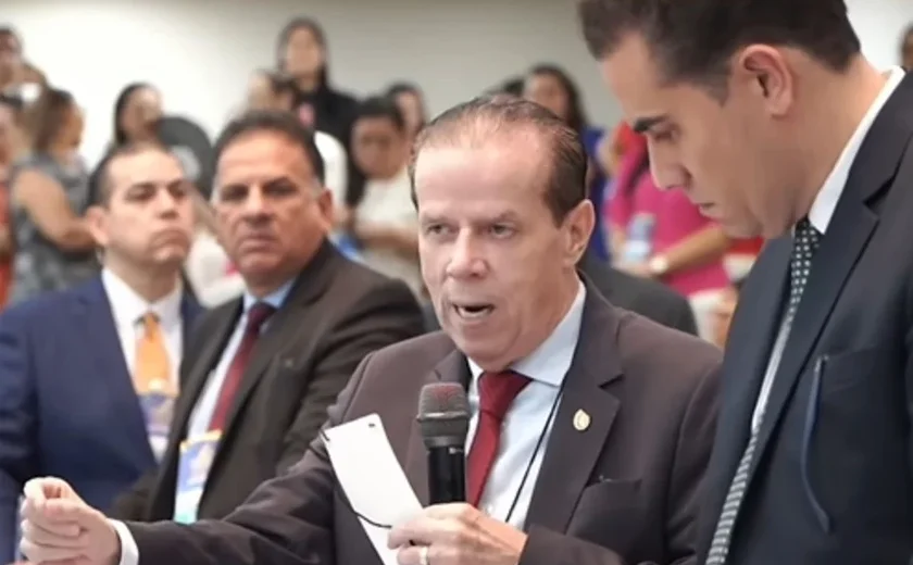 Pastor diz que foliões de escola que homenageou Lula “terão câncer”