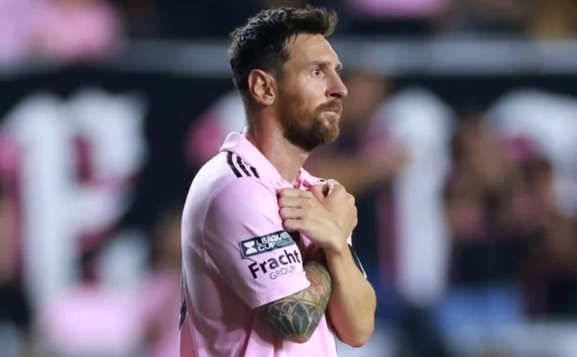 Messi revela motivo de comemoração imitando super-heróis