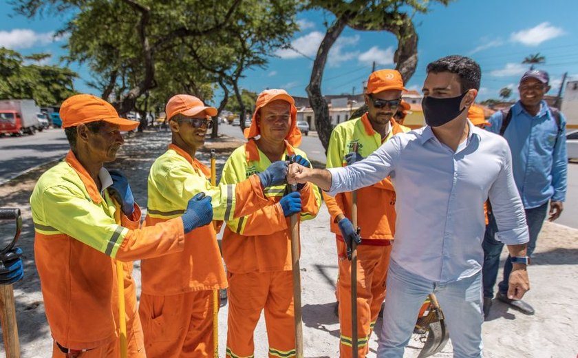 Prefeito JHC lança campanha Eu Amo a Lagoa para fortalecer convívio social na orla lagunar