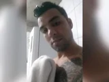 Homem é preso após estuprar e esfaquear ex-enteada por “vingança”