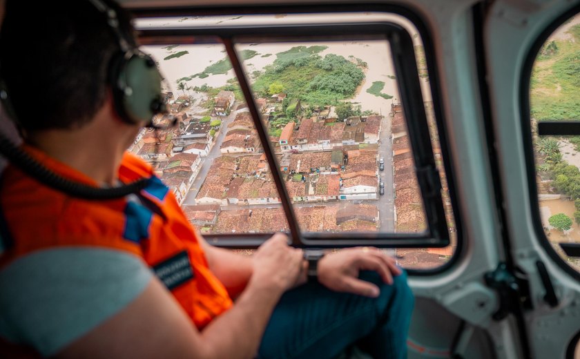 Governador visita municípios atingidos pela chuva e anuncia liberação de recursos