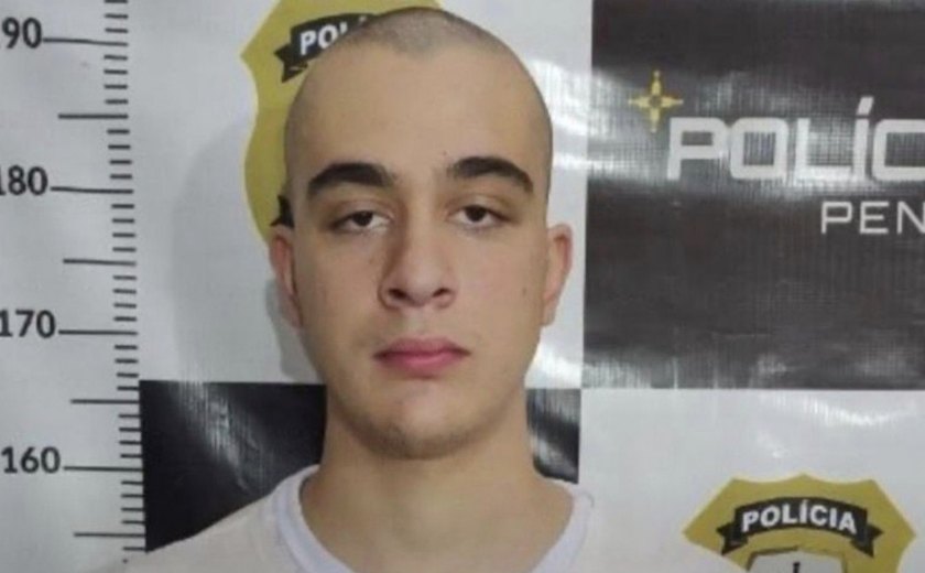 Foto mostra o piloto Pedro Turra, preso por agressão com a cabeça raspada em sistema penitenciário