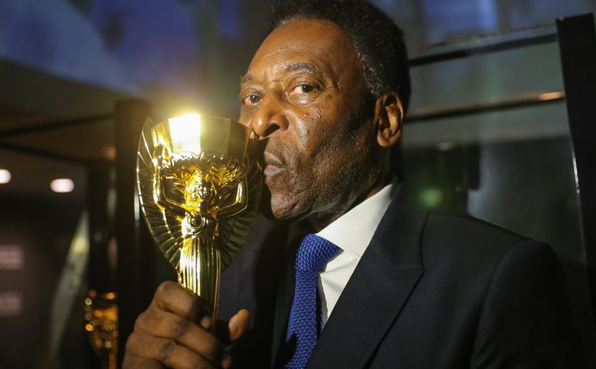 Lei estabelece 19 de novembro como Dia do Rei Pelé