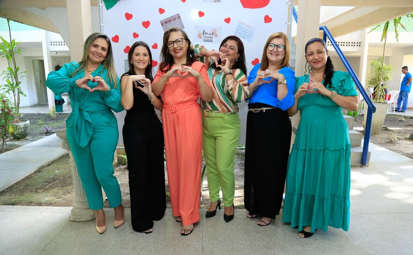 Servidoras da Educação têm momento especial para celebrar Dia das Mães