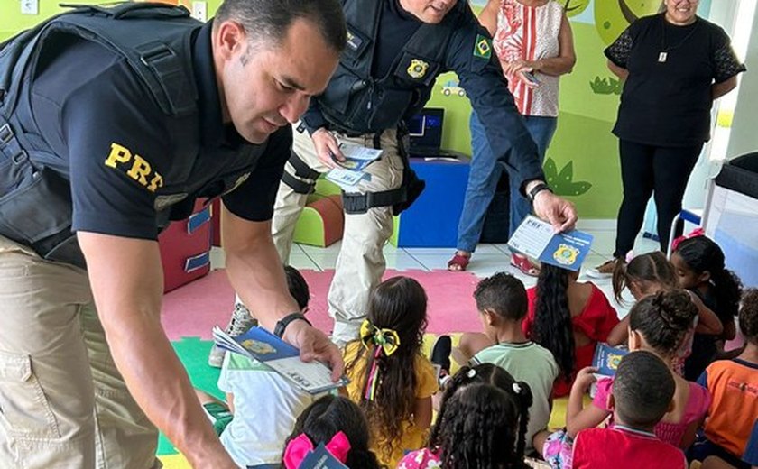 Alunos da educação infantil de União dos Palmares recebem palestra educativa da PRF