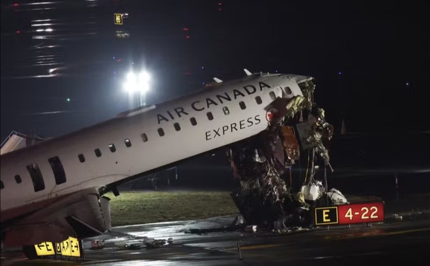 Avião da Air Canada colide com veículo em aeroporto de Nova York e deixa mortos