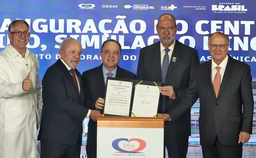 Lula sanciona lei do marco regulatório da vacina contra o câncer