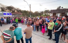 Momento da entrega da casa