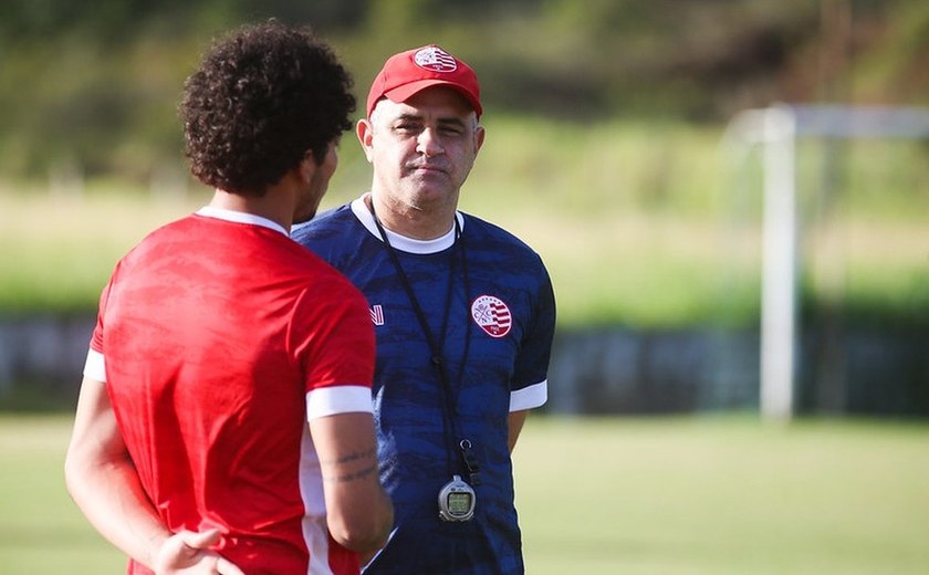 Com apenas uma vitória em seis jogos, Marcelo Chamusca deixa comando do Náutico