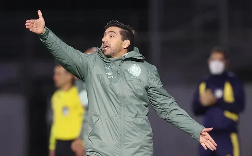 Palmeiras dobra número de sócios após pedido de Abel Ferreira