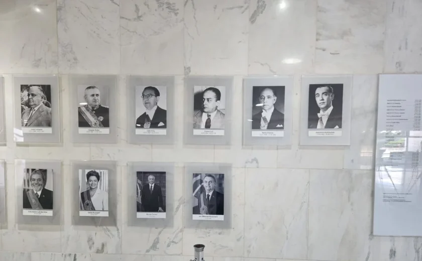 Foto de Bolsonaro é substituída na galeria dos presidentes do Planalto