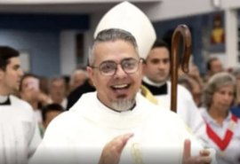 Padre ganha carro zero em rifa organizada por ele mesmo em igreja de SC e decide refazer sorteio após repercussão