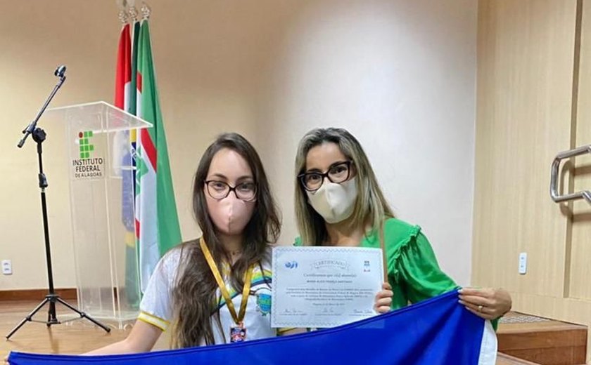 Aluna da rede municipal de Santana do Mundaú é medalhista na Olimpíada Alagoana de Matemática das Escolas Públicas