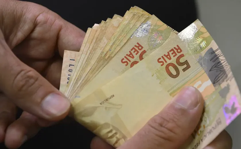 Governo envia alertas sobre imposto de renda pelo Gov.br e WhatsApp