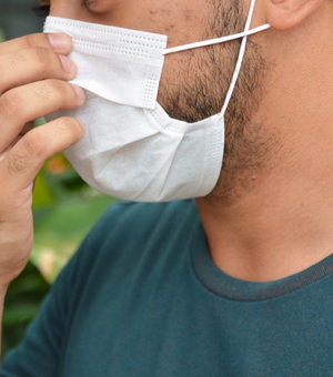 Casos de síndromes gripais crescem em Alagoas e superlotam UPAs