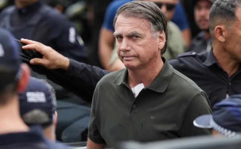 Bolsonaro pede ao STF autorização para reduzir pena por leitura de livros
