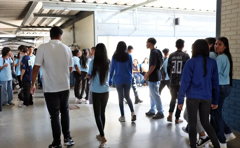 Pé-de-Meia: beneficiários nascidos em novembro e dezembro recebem hoje