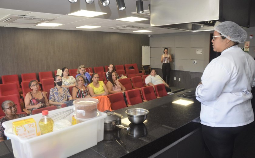 Oficina de culinária para cuidadores de crianças autistas ensina o preparo de alimentos sem glúten e lactose