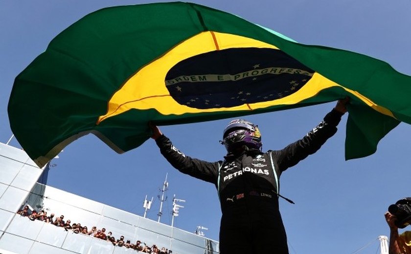 Lewis Hamilton brilha e vence o GP do Brasil de Fórmula 1