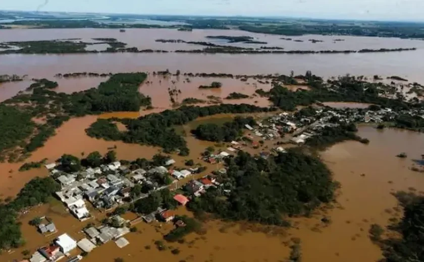 Quase 3 mil deixam abrigos no RS em 24h; enchentes já mataram 149