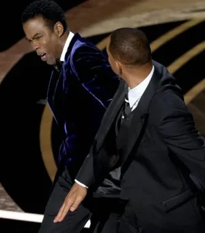 Will Smith dá tapa na cara de Chris Rock, ao vivo, no Oscar 2022