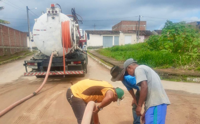 Prefeitura de Santana do Mundaú realiza limpeza de galerias no Residencial Jussara