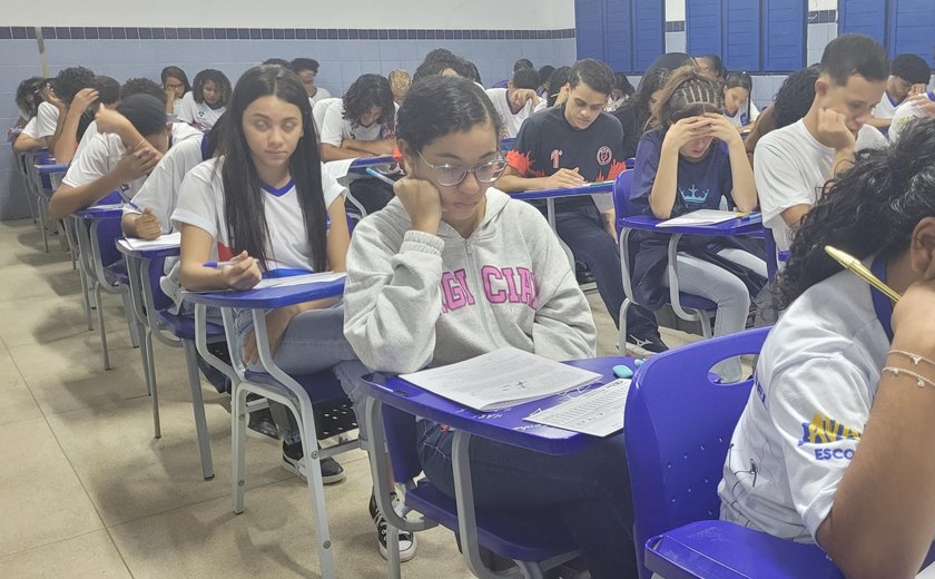 Mais de 15 mil alunos da rede estadual participam da primeira fase da Olimpíada Brasileira de Física das Escolas Públicas