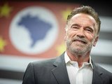 Schwarzenegger fica 1 min em evento da Netflix em SP e sai sem falar nada