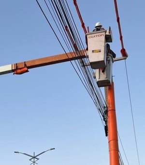 Manutenção na rede elétrica de Jacarecica melhora qualidade do fornecimento de energia elétrica para região do Litoral Norte