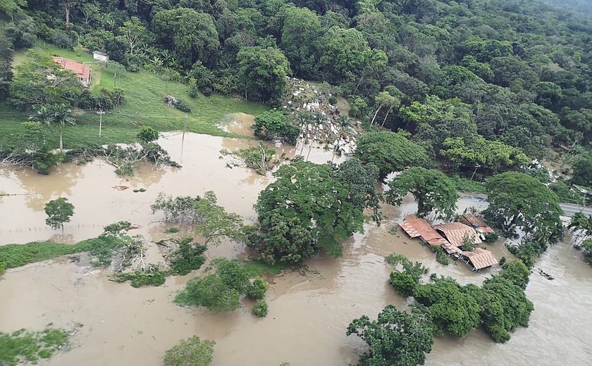 Doe o que puder: veja como ajudar as vítimas da chuva na Bahia