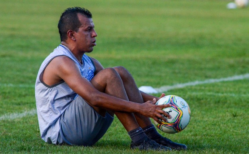 Ídolo azulino, Didira vive expectativa de jogar mais um Clássico das Multidões: 'Vai ser especial'