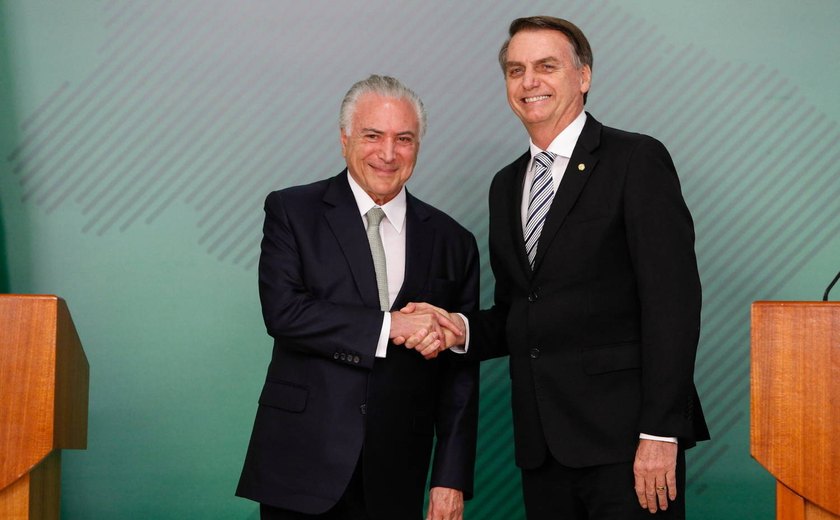 Bolsonaro manda avião buscar Temer em SP para conversa