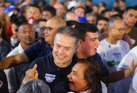 Renan Filho assume compromissos para mães atípicas e anuncia nova política de mobilidade para Rio Largo