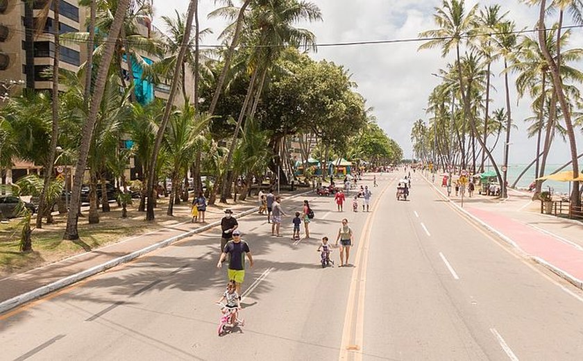 Maceió leva vacina contra HPV à Rua Fechada da Ponta Verde neste domingo