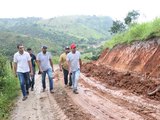 Prefeito de Santana do Mundaú acompanha trabalho de recuperação das estradas da zona rural