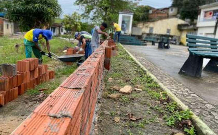 Pós-enchente: Prefeitura de Branquinha realiza reparos em praças