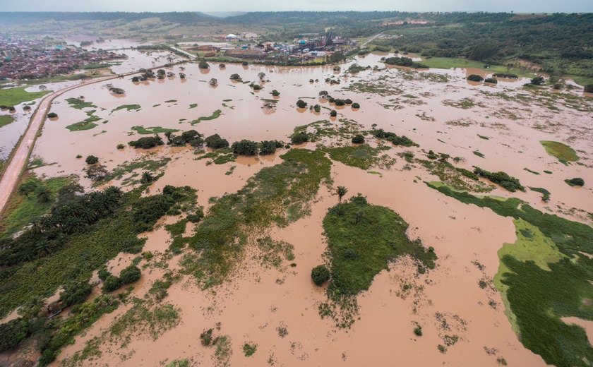 Renan Filho e outros ministros vão sobrevoar cidades atingidas e visitar abrigo em Murici