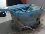 Aposentado encontra R$ 60 mil enterrados em pote de sorvete ao limpar casa que comprou