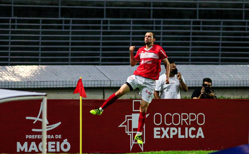 CRB ressurge nos minutos finais e consegue empate de 1 a 1 contra o Vasco