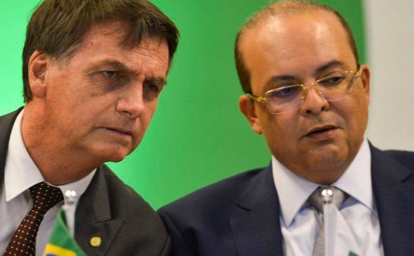 Bolsonaro recebe apoio do governador reeleito do Distrito Federal