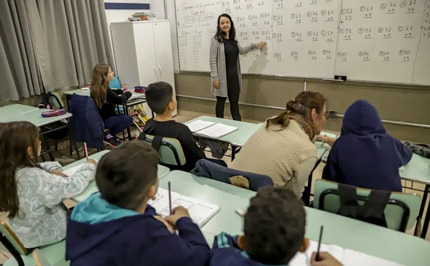 Pé-de-Meia: pagamento a estudantes começa nesta segunda-feira