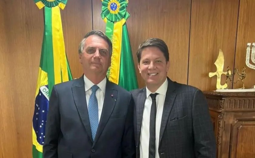 Mario Frias gasta dinheiro público para bancar filme sobre Bolsonaro