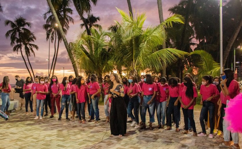 Prefeitura de Maceió promove dia de beleza e lazer para meninas de instituição