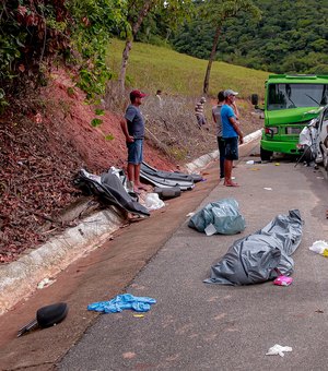 Acidente na BR-104 deixa três pessoas mortas e quatro feridas em Ibateguara