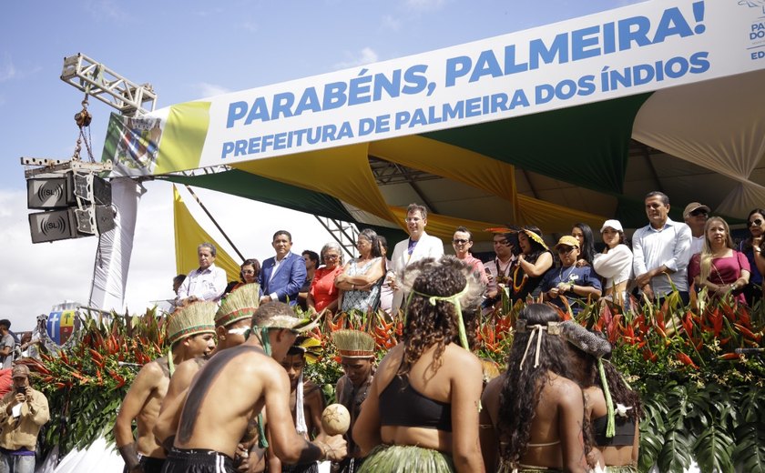 Desfile marca comemoração pelos 133 anos de Palmeira dos Índios