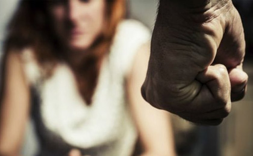 Rapaz é preso após agredir mãe e avó durante briga familiar