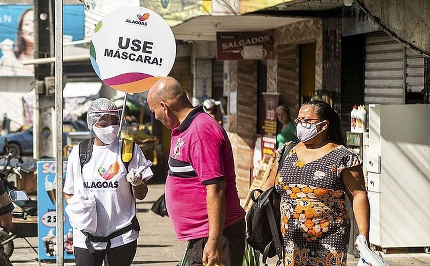 'É precoce desobrigar uso de máscaras', diz pesquisadora da Fiocruz