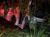 Ônibus com 45 estudantes capota em Minas Gerais