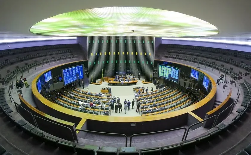 Arthur Lira aumenta o valor do auxílio-moradia e combustível dos deputados federais