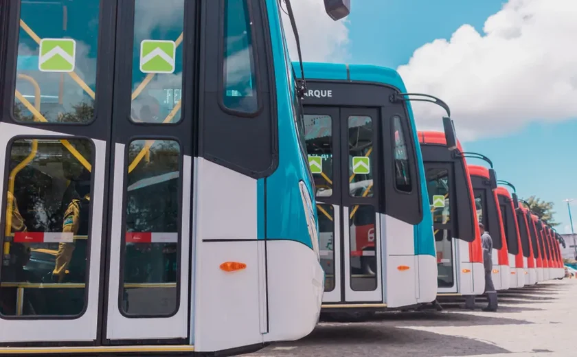 Idoso pede ajuda para baixar vídeos pornográficos a passageira em ônibus e acaba na delegacia